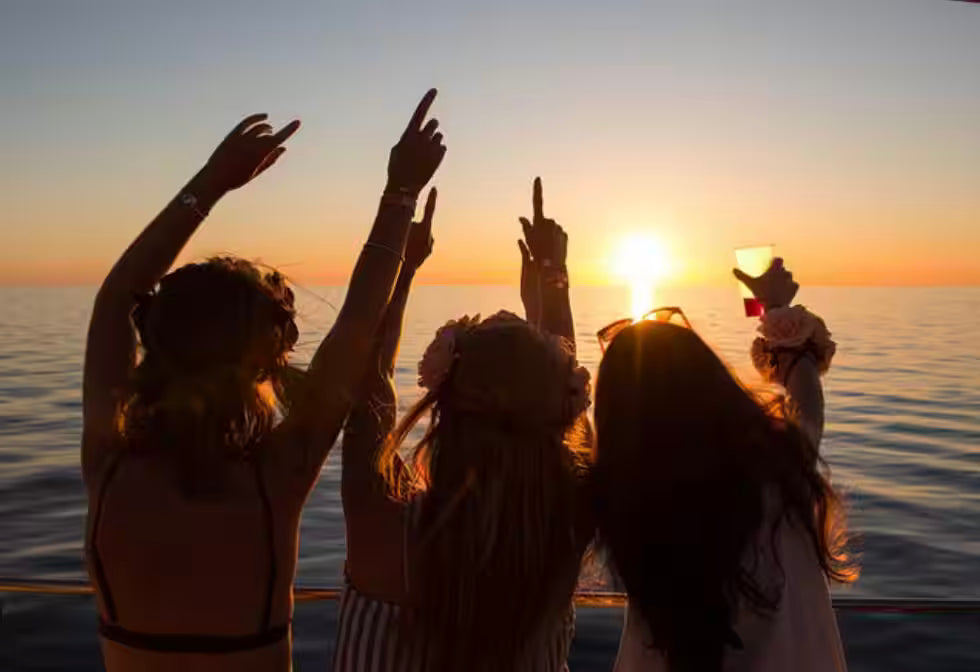SUNSET BOAT PARTY